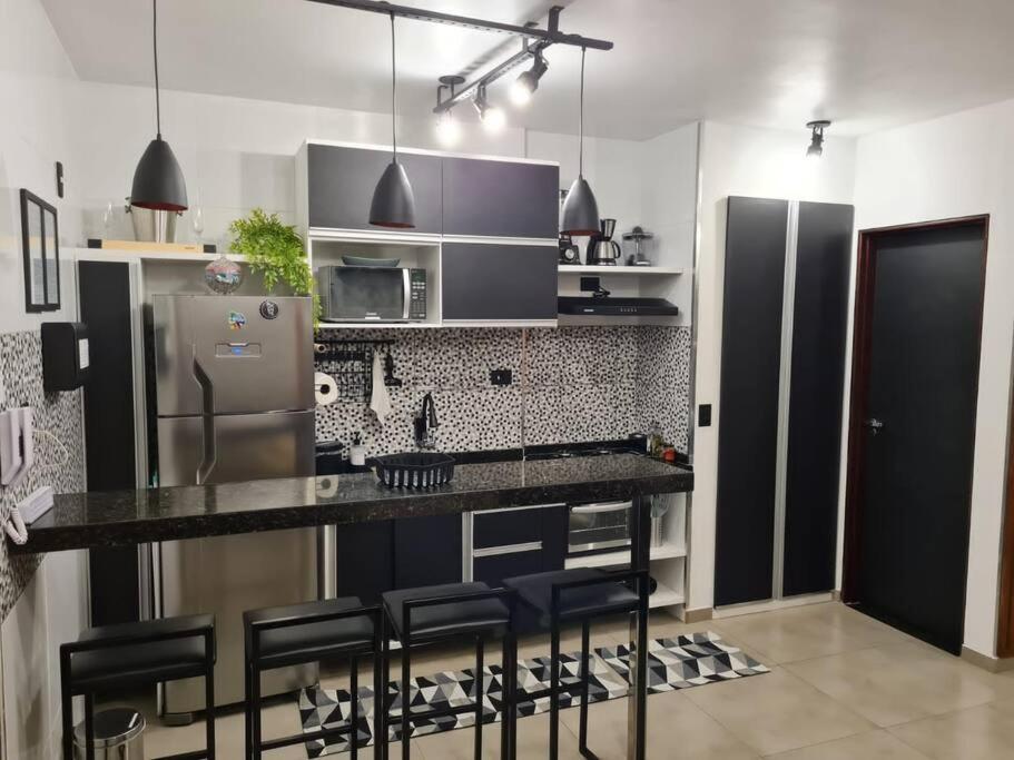 Apartamento Apto Aconchegante! A 100 Metros Do Mar -netflix E Wifi *